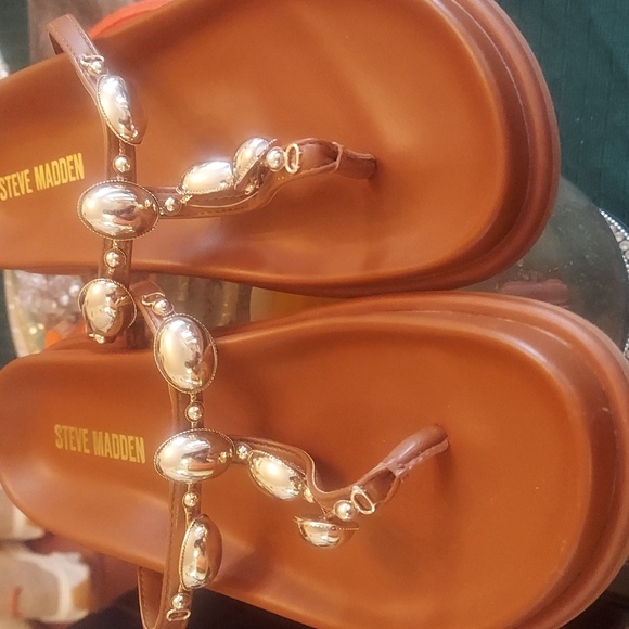 Steve Madden Tan Sandals with Silver Accents - Picture 2 of 7